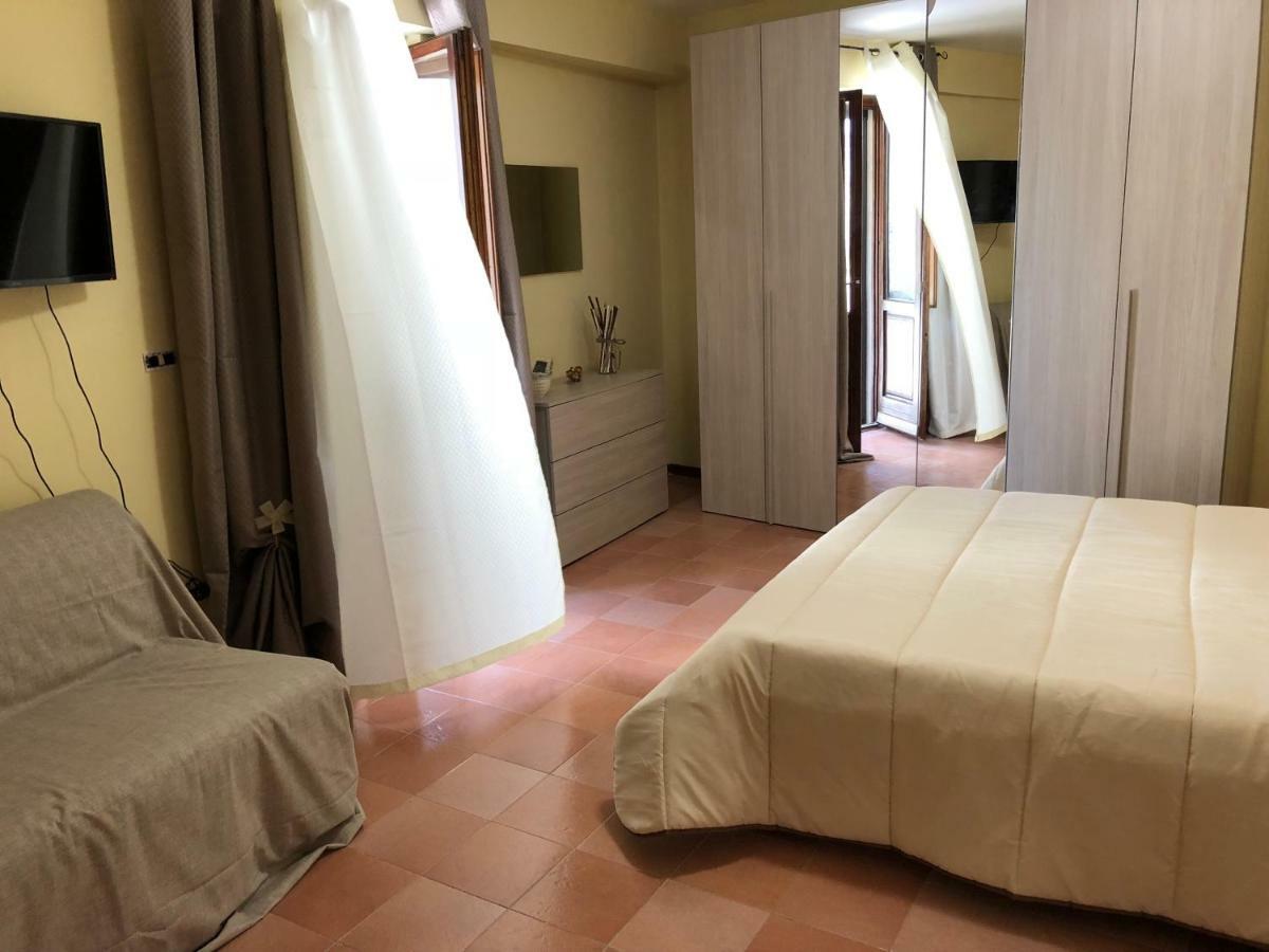 B&B Al San Francesco カステル・ディ・サングロ エクステリア 写真